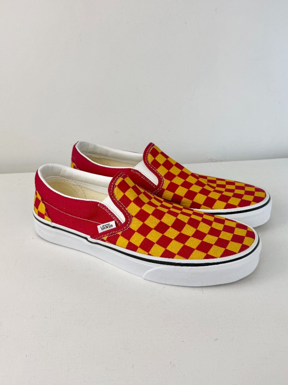 Men's 7.5 Women's 9 - VANS Game Day Classic Slip-On Checkerboard Shoe -Red/Gold